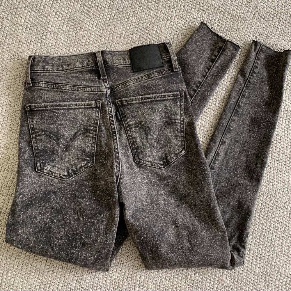 Levi’s Mile High Super Skinny Jean - Size 25